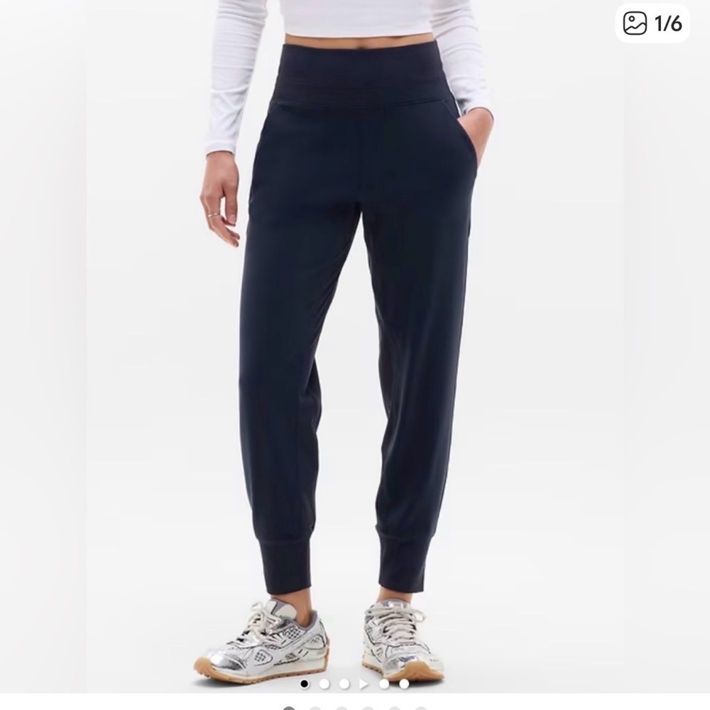 Athleta Venice High Rise Jogger in Dark Navy Sz XL zippered back pockets